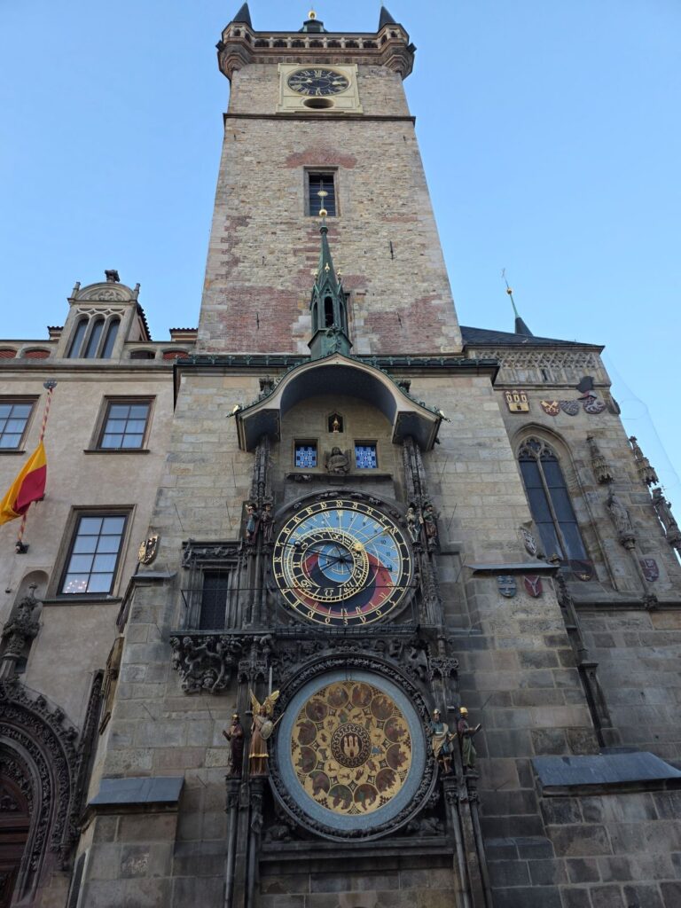Silvester in Prag (04.01.2026) Fassade des Prager Rathaus mit der großen astronomischen Uhr